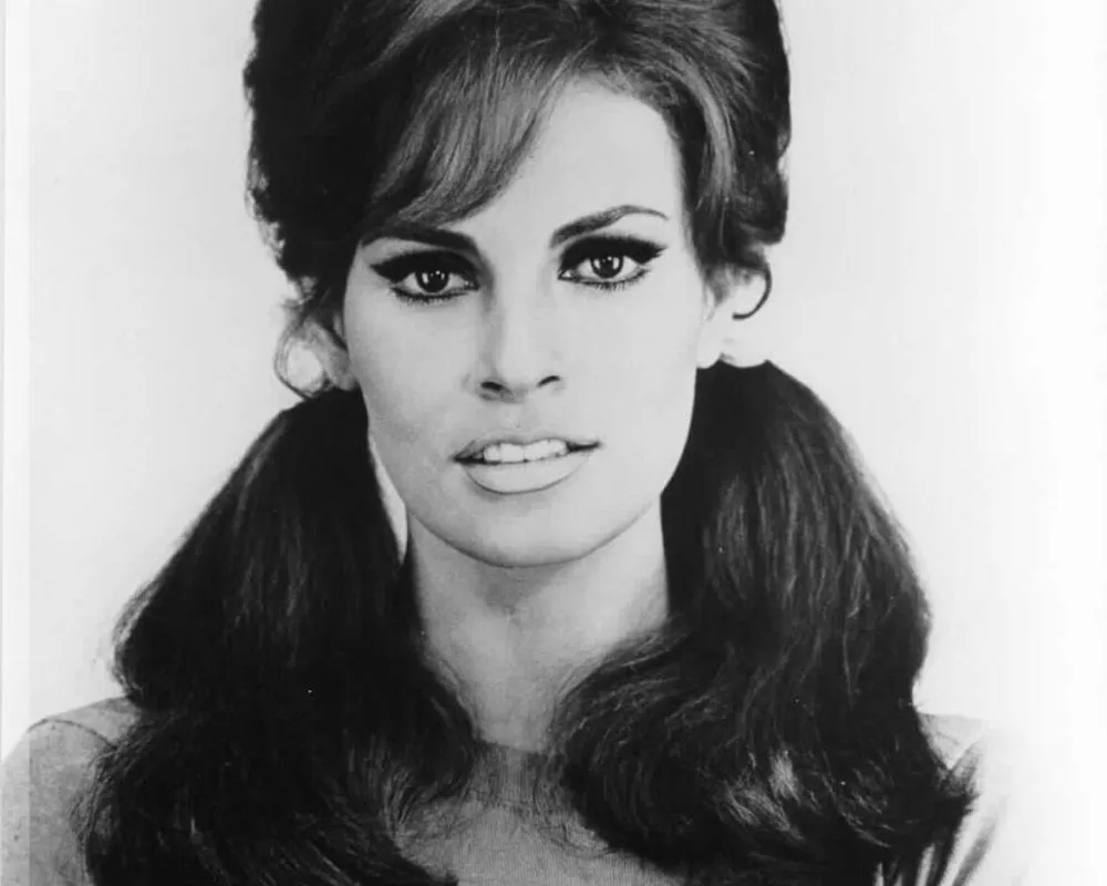 The Smouldering Brunette